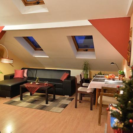 Sopron Eszter Apartman מראה חיצוני תמונה