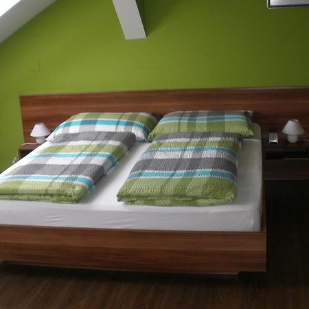 Sopron Eszter Apartman מראה חיצוני תמונה