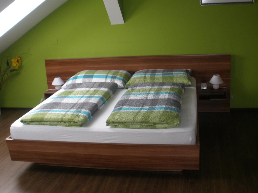 Sopron Eszter Apartman מראה חיצוני תמונה